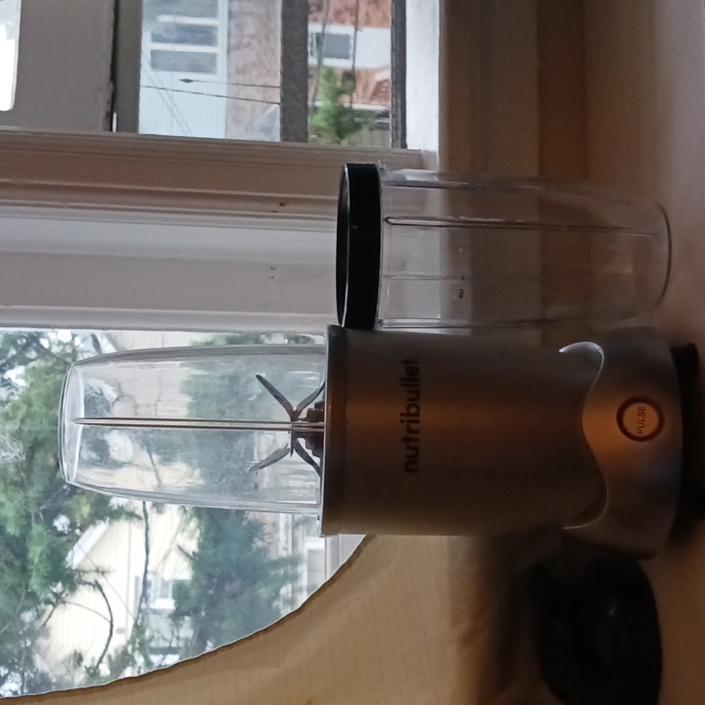 Nutribullet and cups
